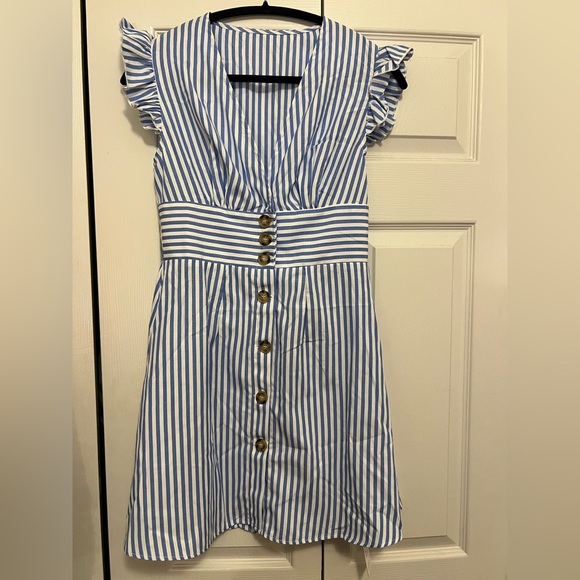 Cupshe Blue and White Button Down Ruffled Mini Sundress NWT - Picture 5 of 11